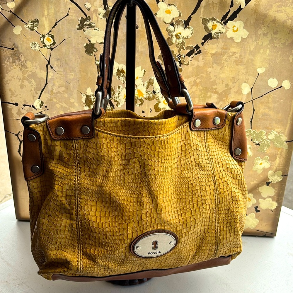 Fossil handbag